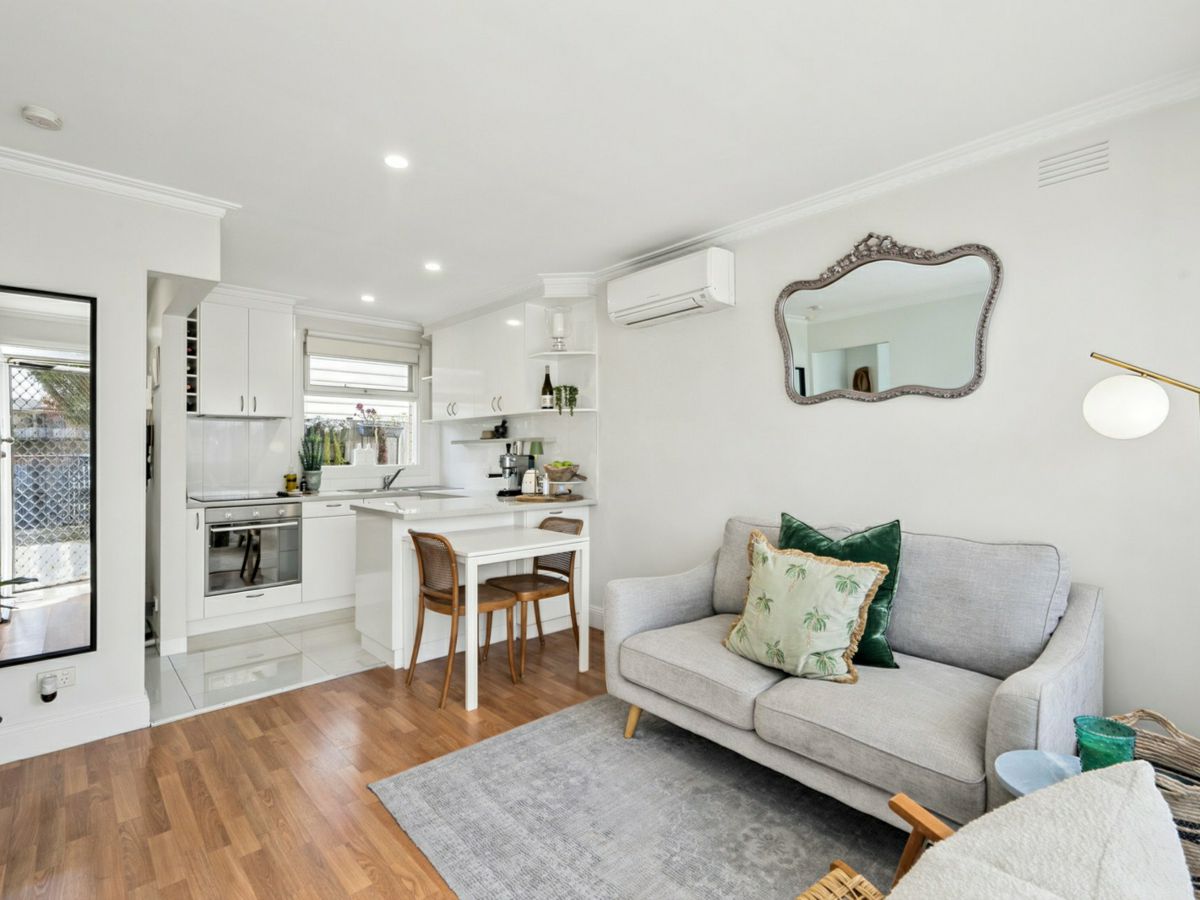 1/2 Martin Street, Thomson - image 2