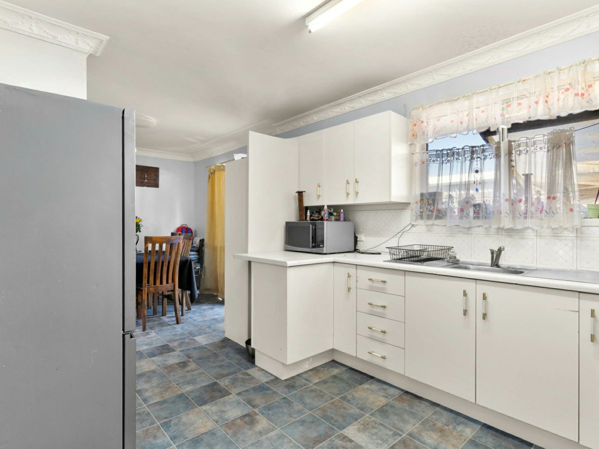 17 Protea Avenue, Norman Gardens - image 2