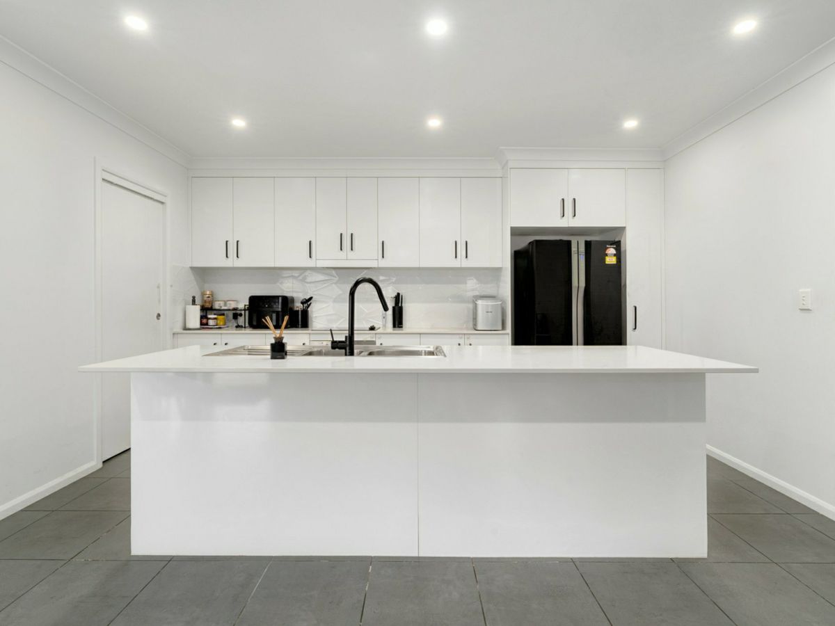 13 Twinview Terrace, Parkhurst - image 3