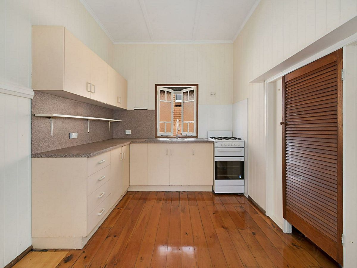37 Rose Street, Wooloowin - image 2
