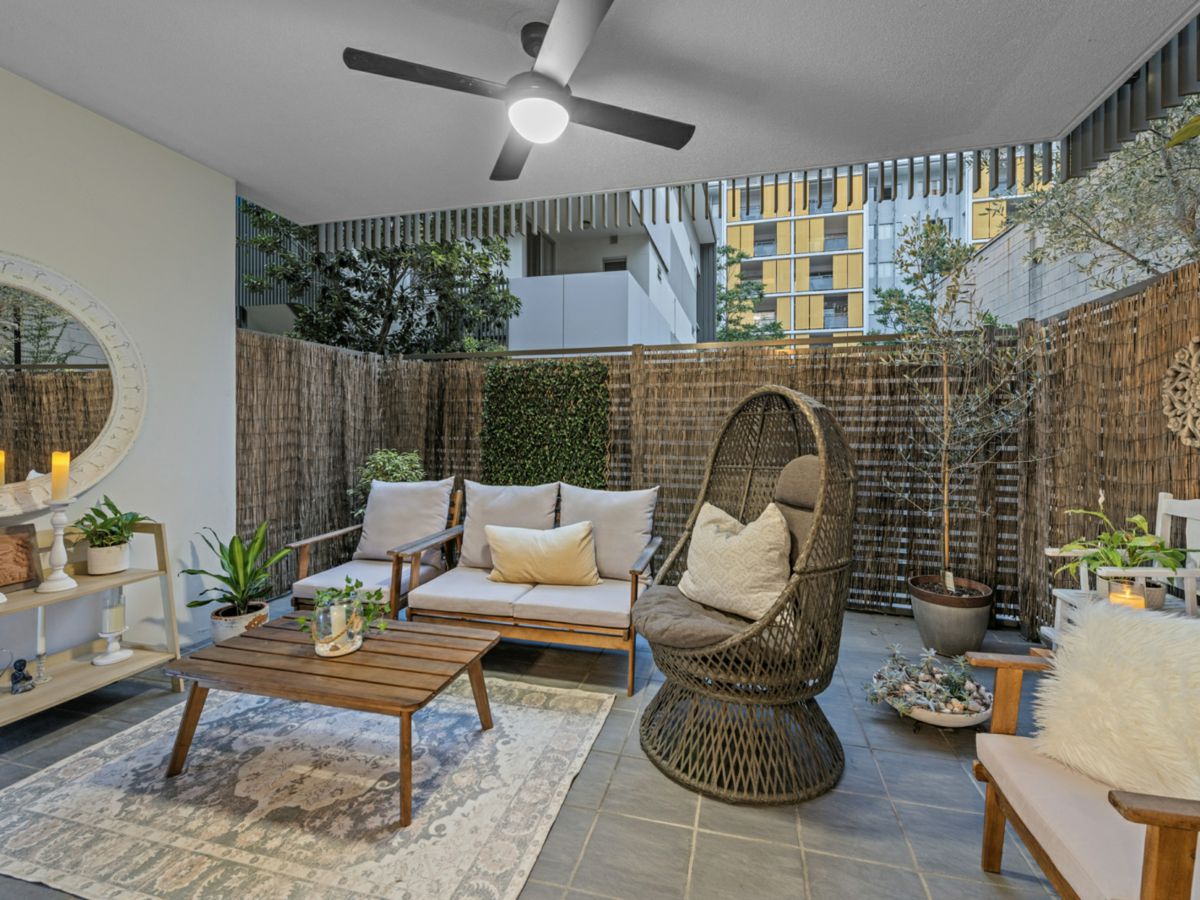110/28 Masters Street, Newstead - image 2