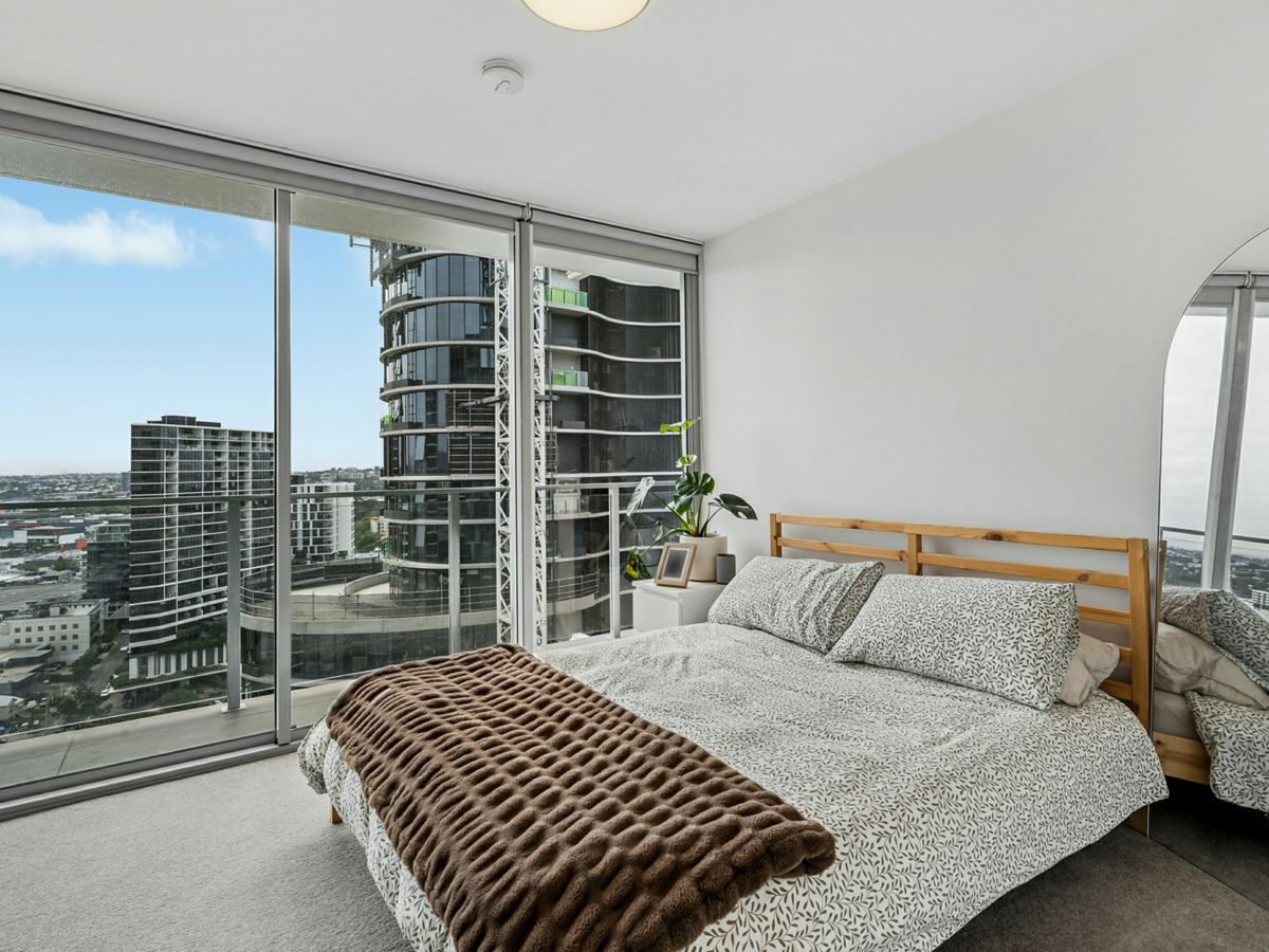 1904/30 Festival Place, Newstead - image 3