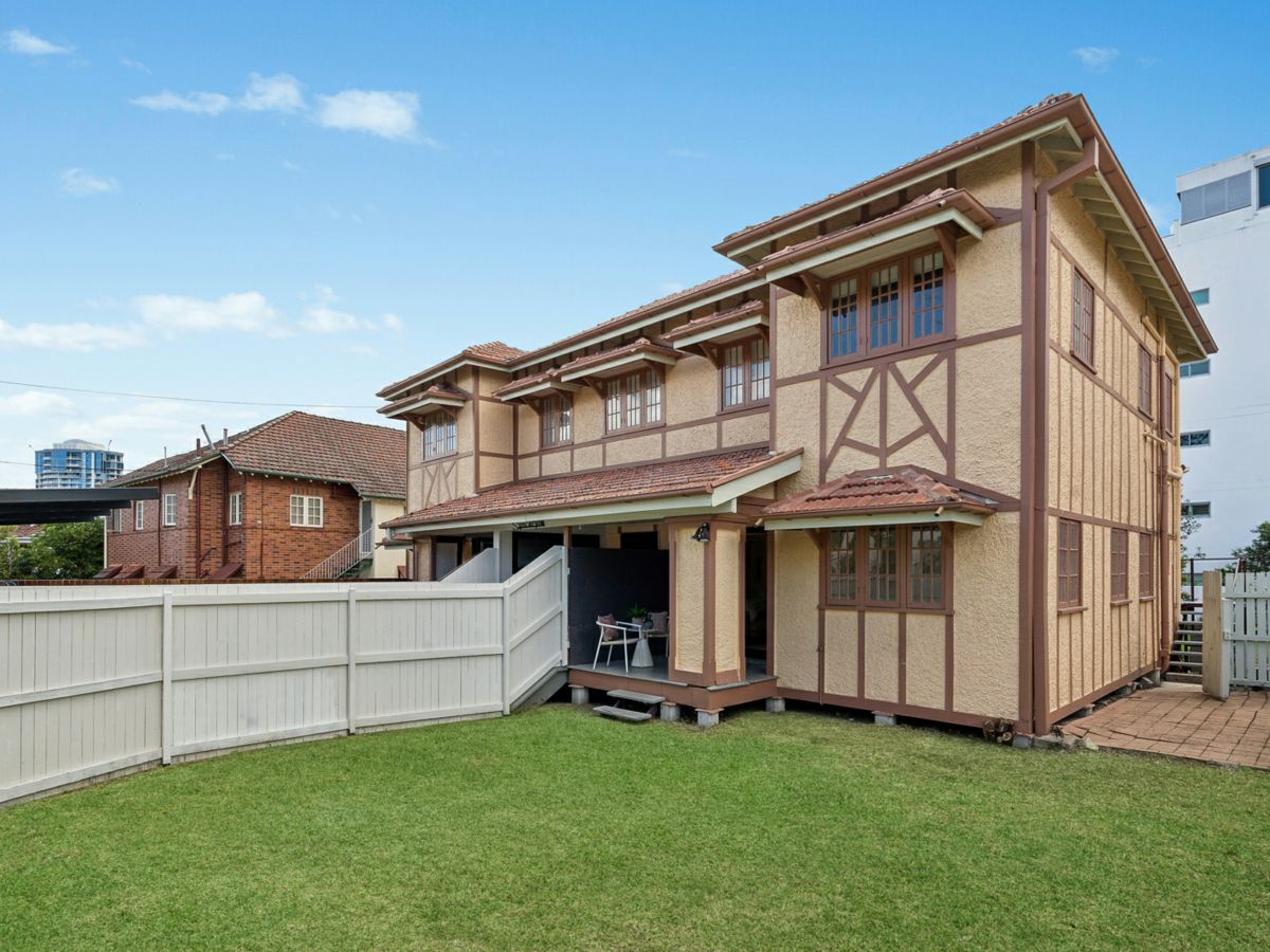 2/6 Julius Street, New Farm - image 2