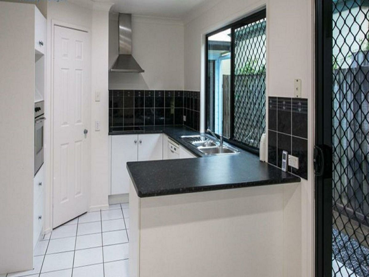 38 Beverley Street, Morningside - image 1