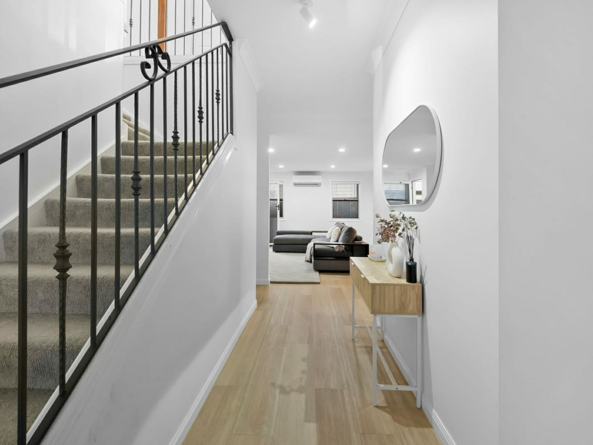 303 Riding Road, Balmoral - image 2