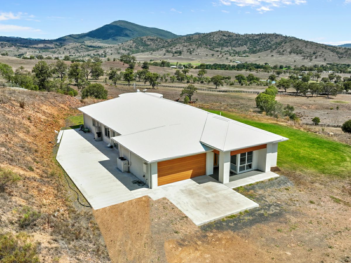 4 Lighthorse Parade, Scone - image 1