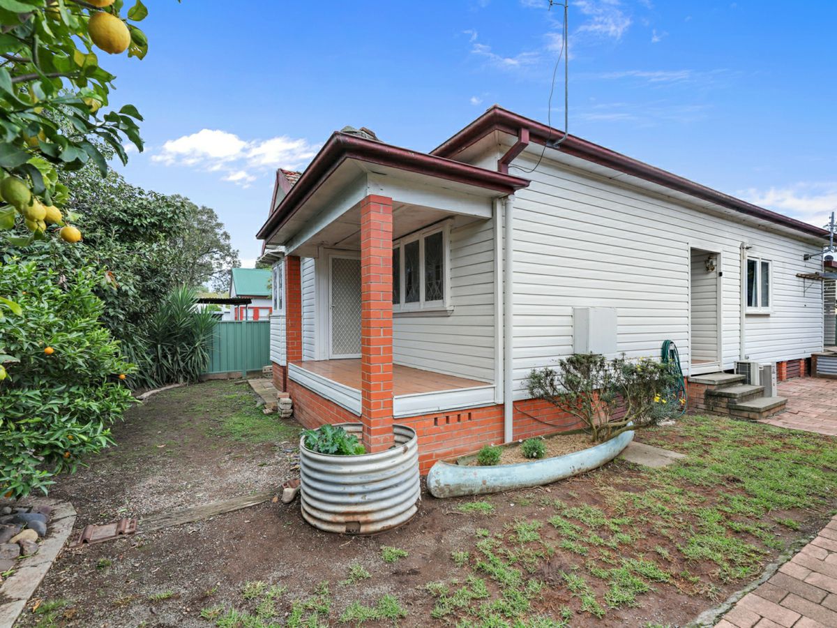 80A Kingdon Street, Scone - image 1