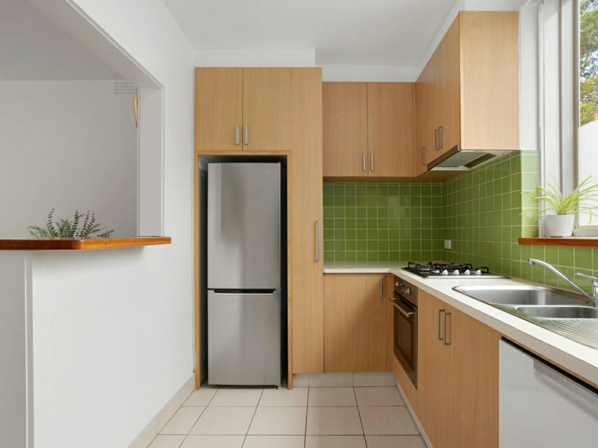 8/37 Hoddle Street, Elsternwick - image 2