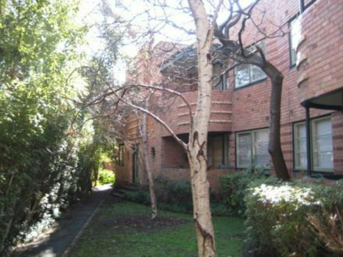 8/245 Dandenong Road, Windsor - image 1