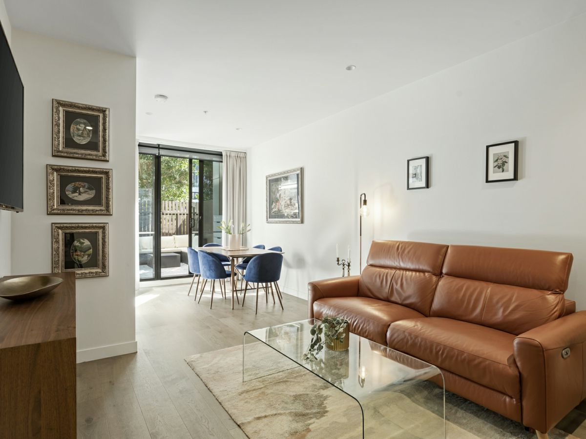 202/3 Tarver Street, Port Melbourne - image 2