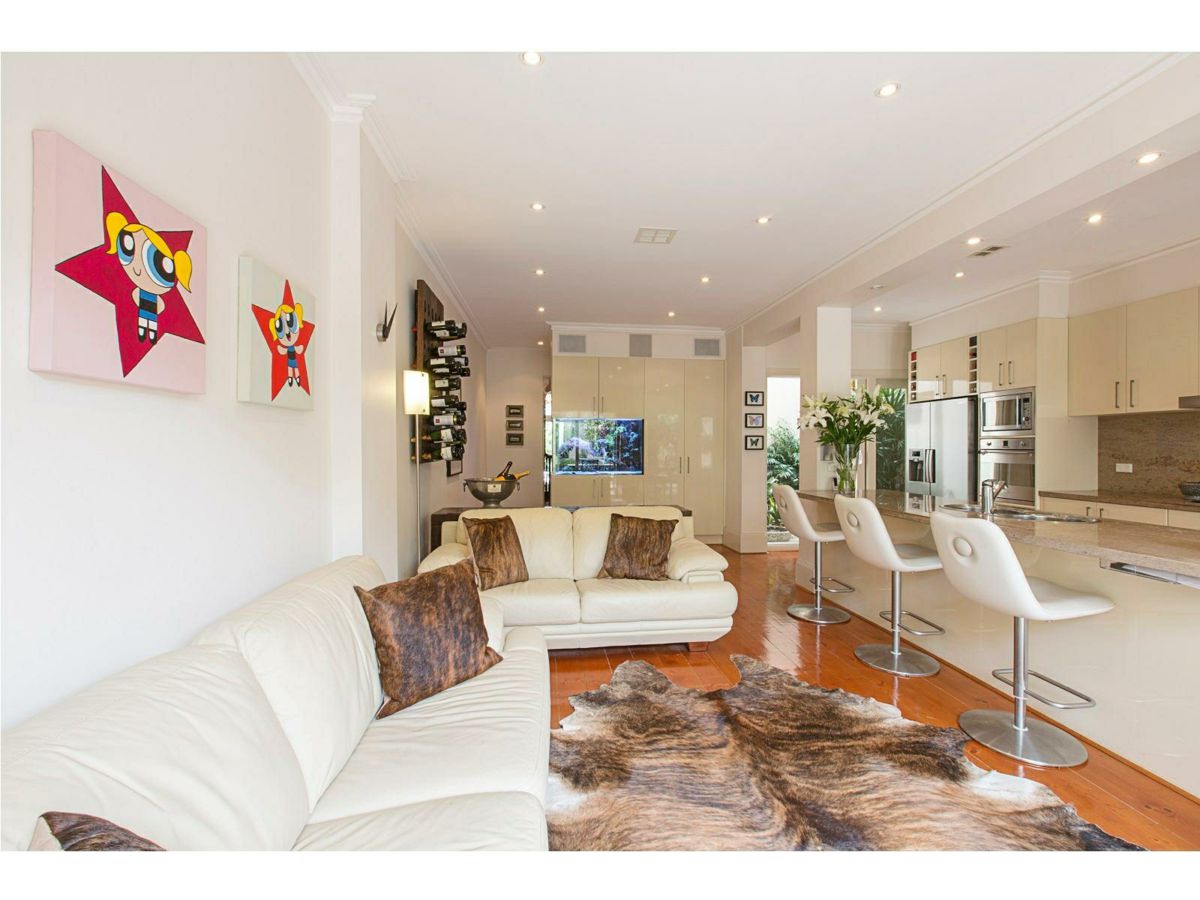 11 Dalgety Street, St Kilda - image 3