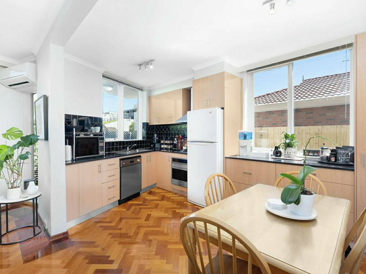 1/10 Blenheim Street, Balaclava - image 2