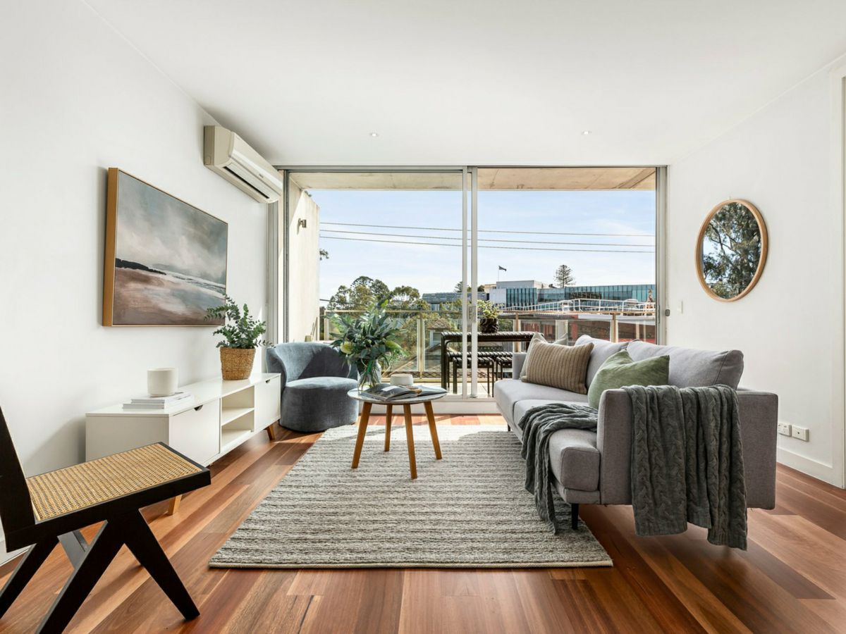 201/126 Chapel Street, St Kilda - image 1
