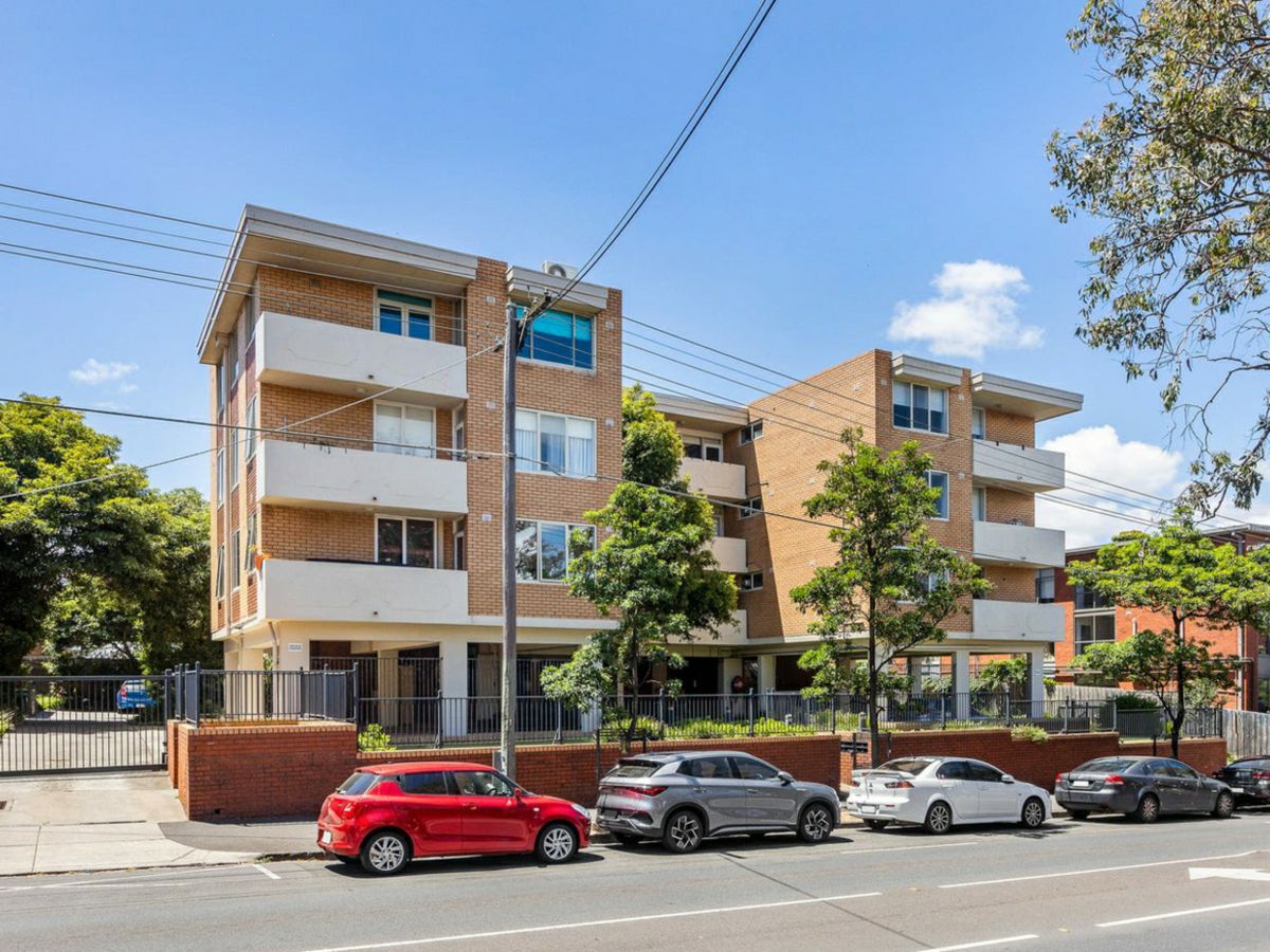12/76 Grey Street, St Kilda - image 1