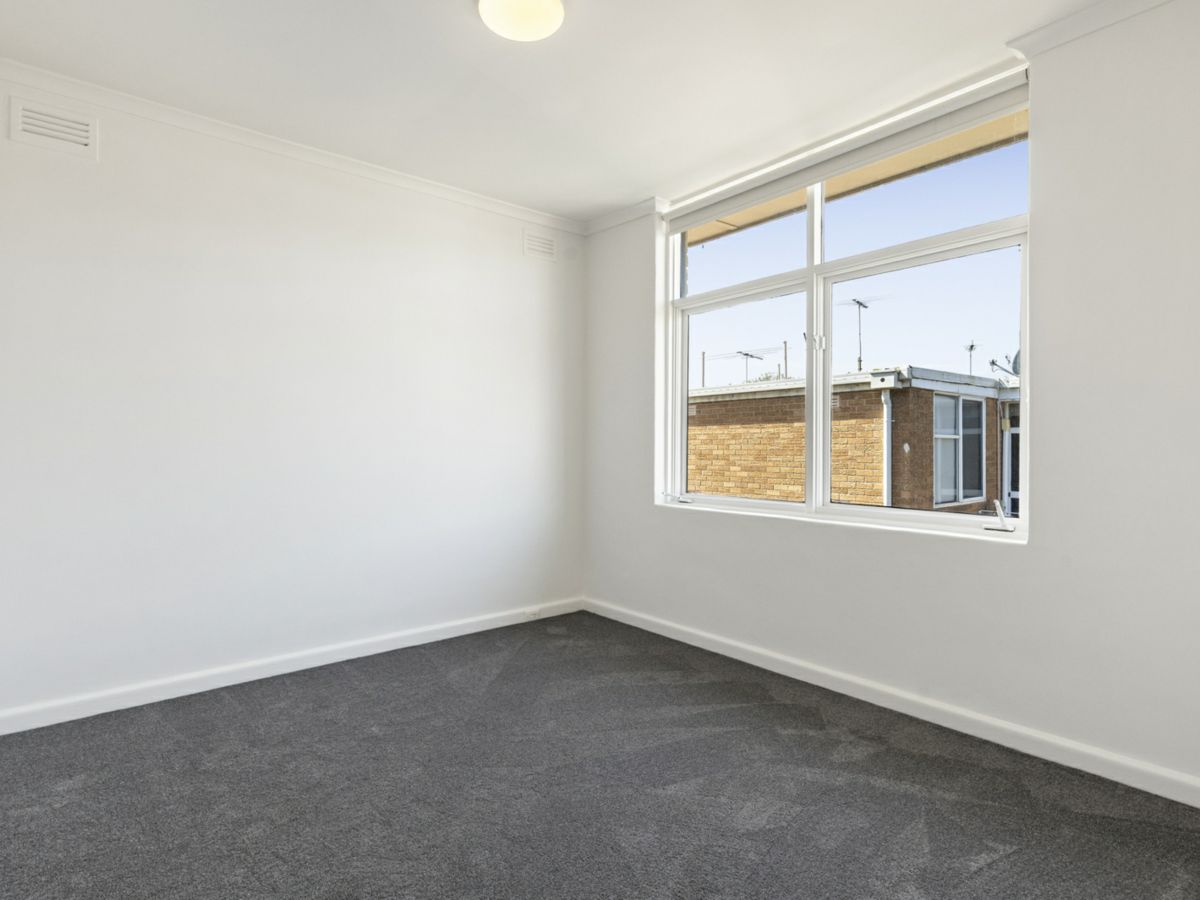52/5 Fulton Street, St Kilda - image 2