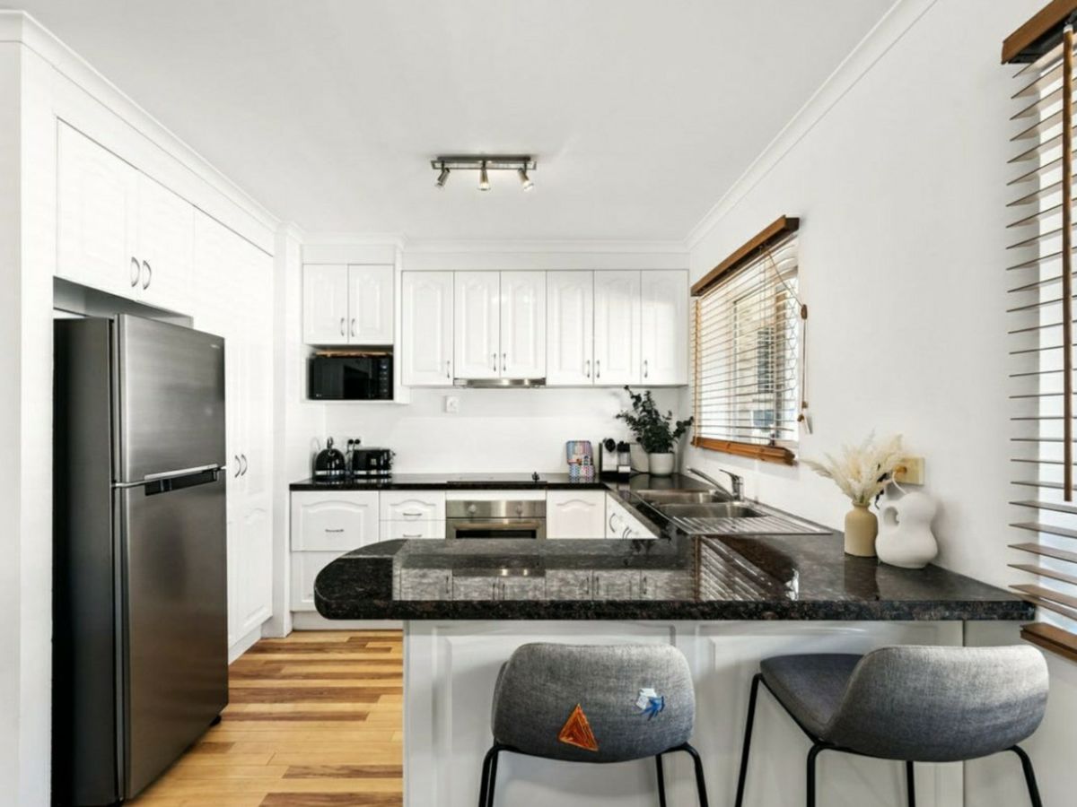 13 Mornington Crescent, Morningside - image 2