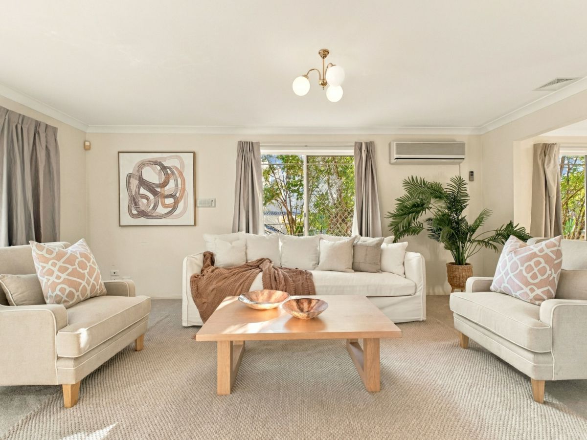 6 Parklane Place, Carindale - image 2