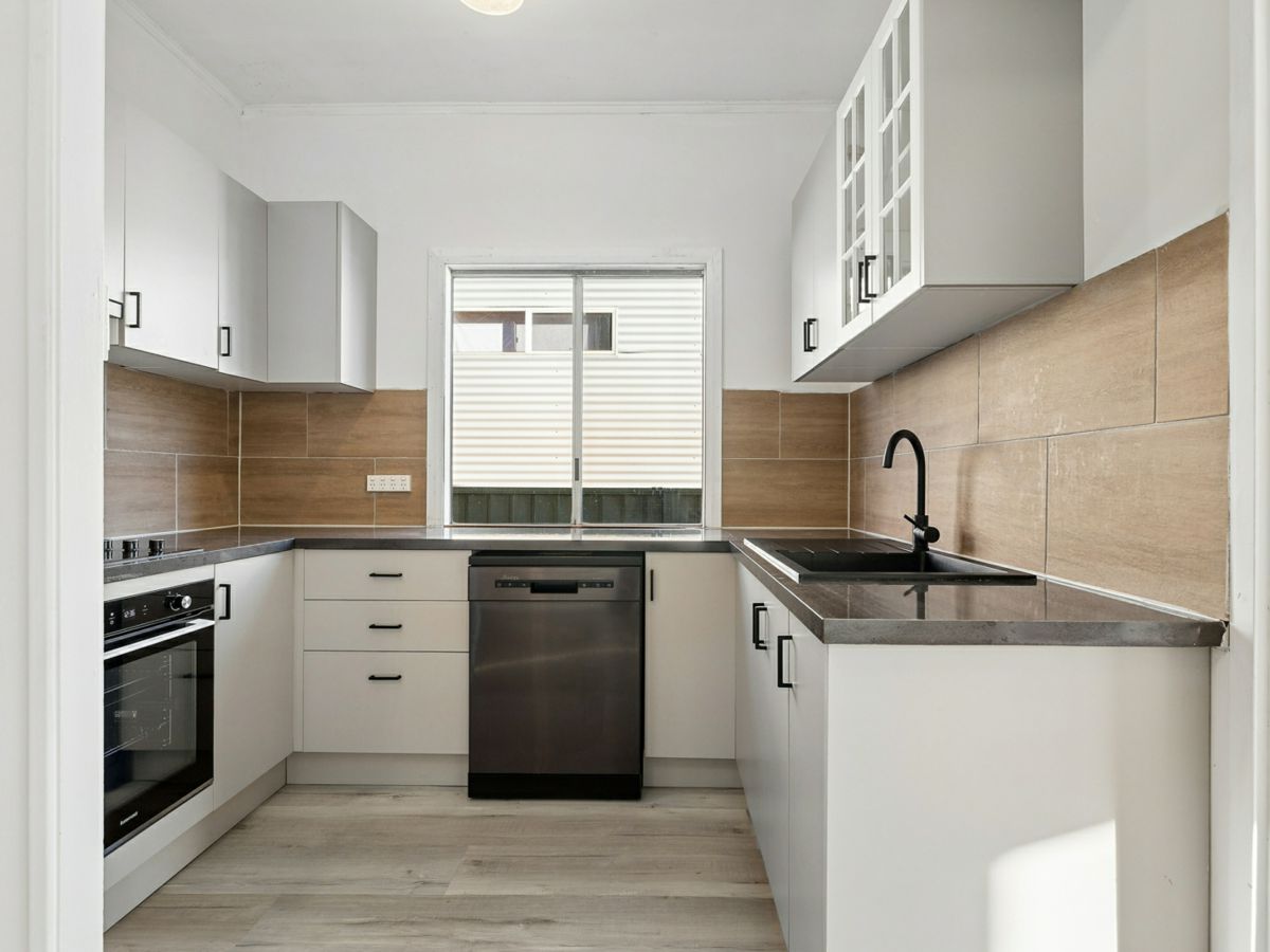 28 Rifle Parade, Lithgow - image 2