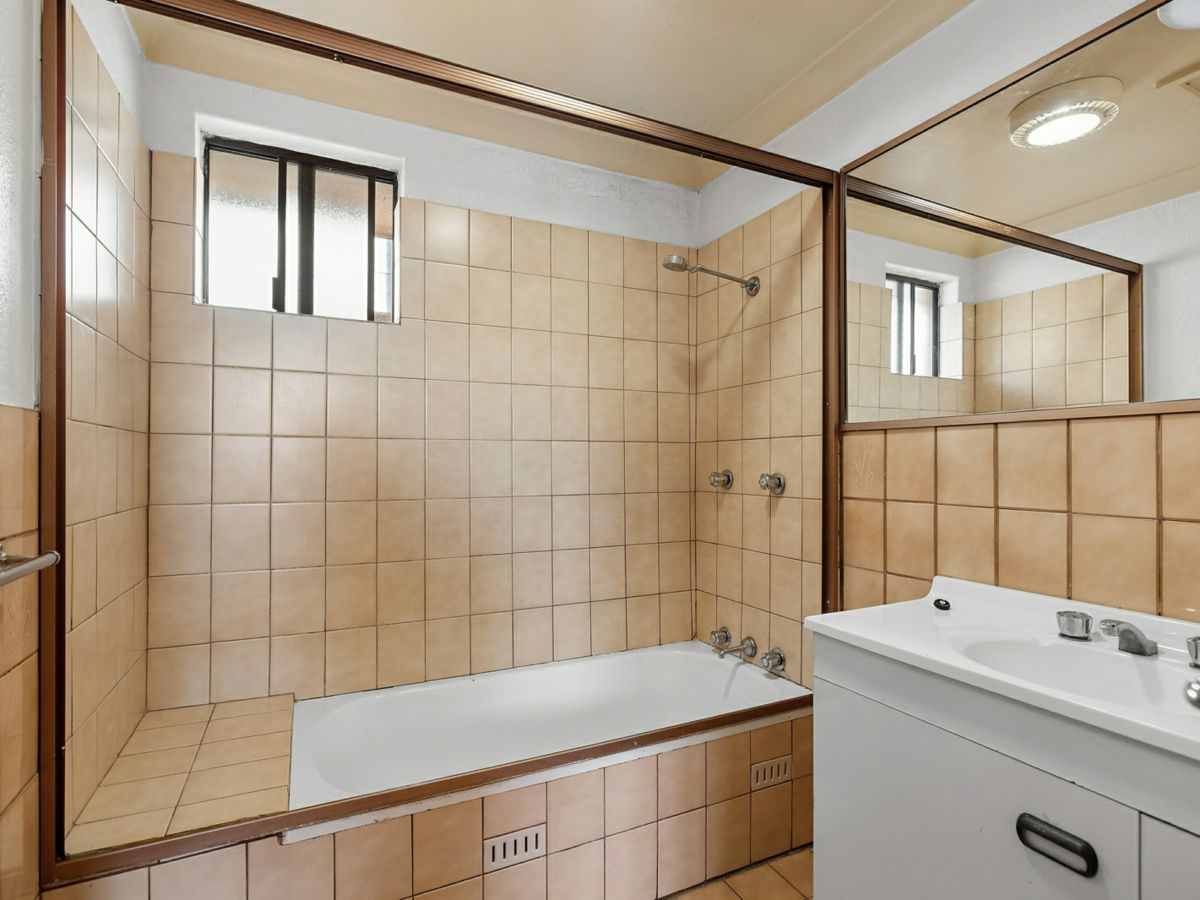 1/76 & 2/76 Hartley Valley Road, Lithgow - image 1