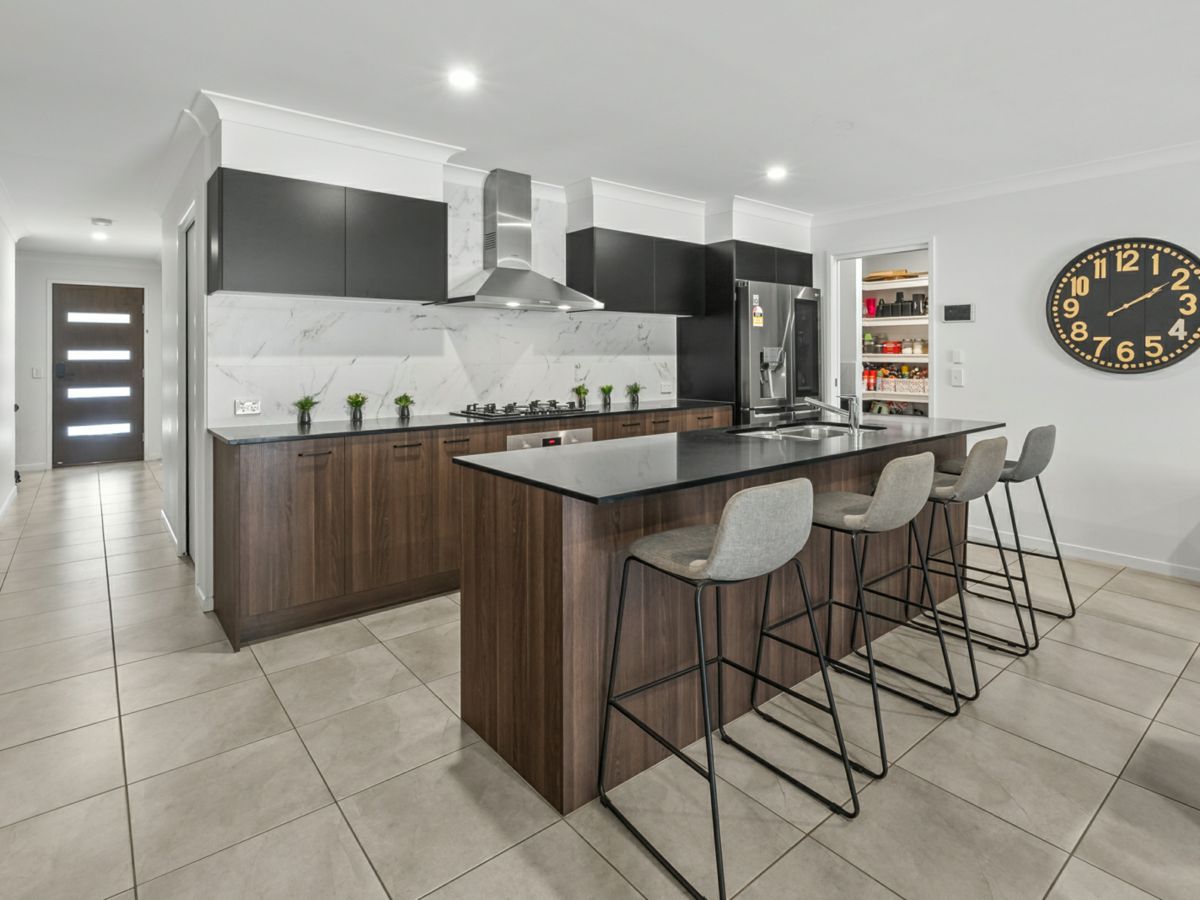 92 Crest Street, Narangba - image 2