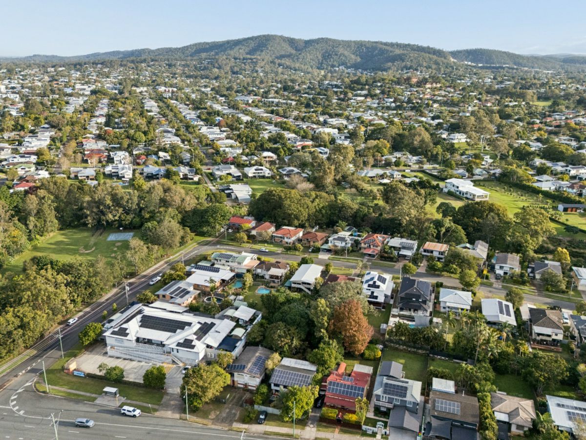 5 Camelia Avenue, Everton Hills - image 1