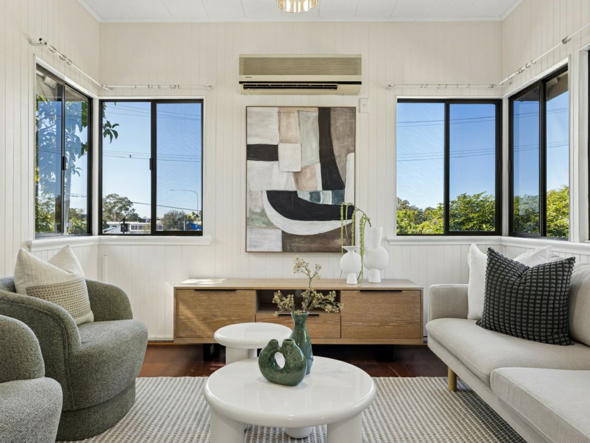 702 Samford Road, Mitchelton - image 1