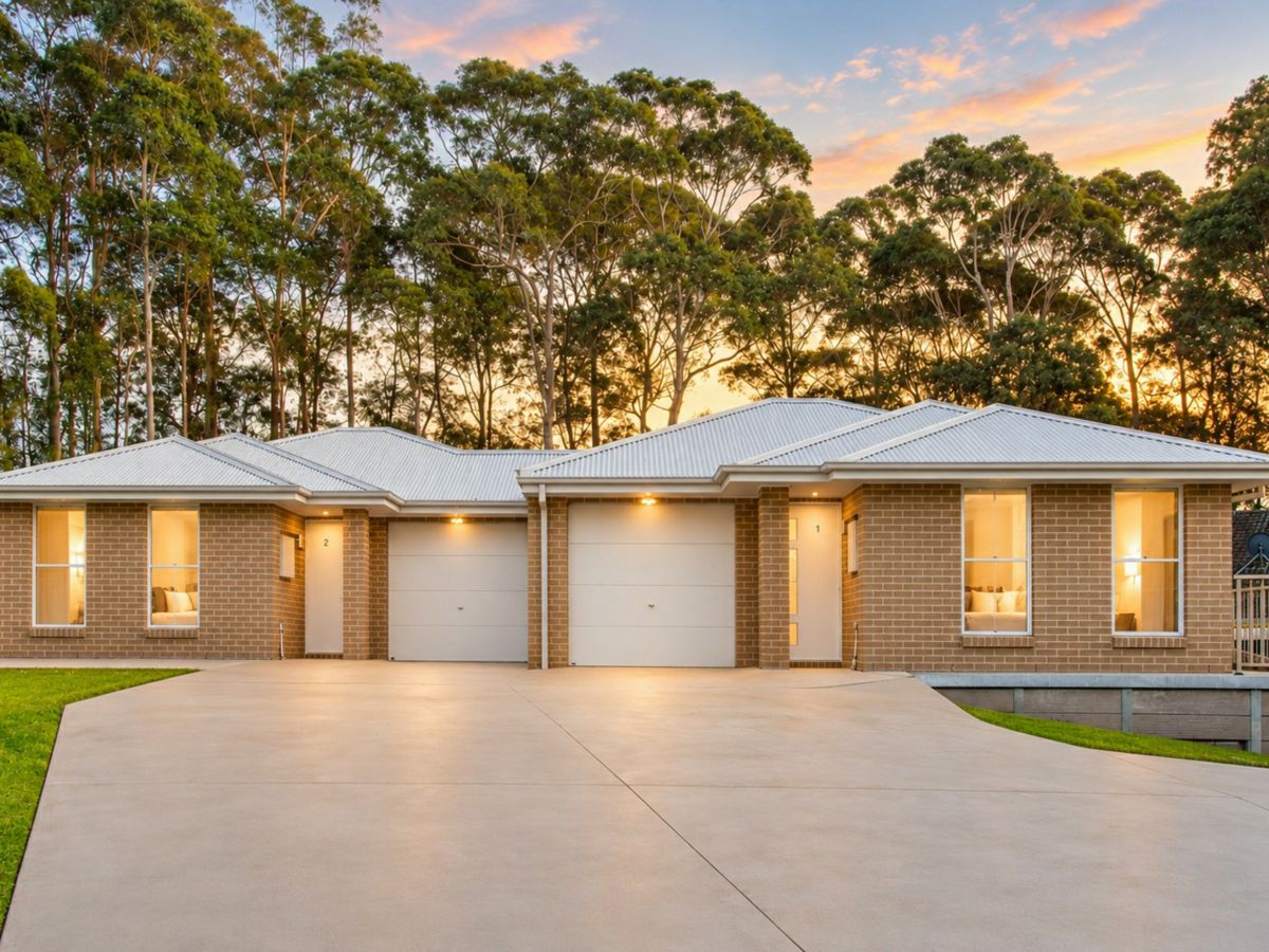 1/6 & 2/6 Eyre Place, Sunshine Bay - image 1