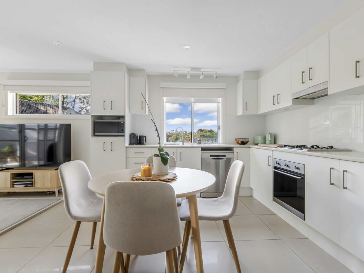 1/6 & 2/6 Eyre Place, Sunshine Bay - image 3