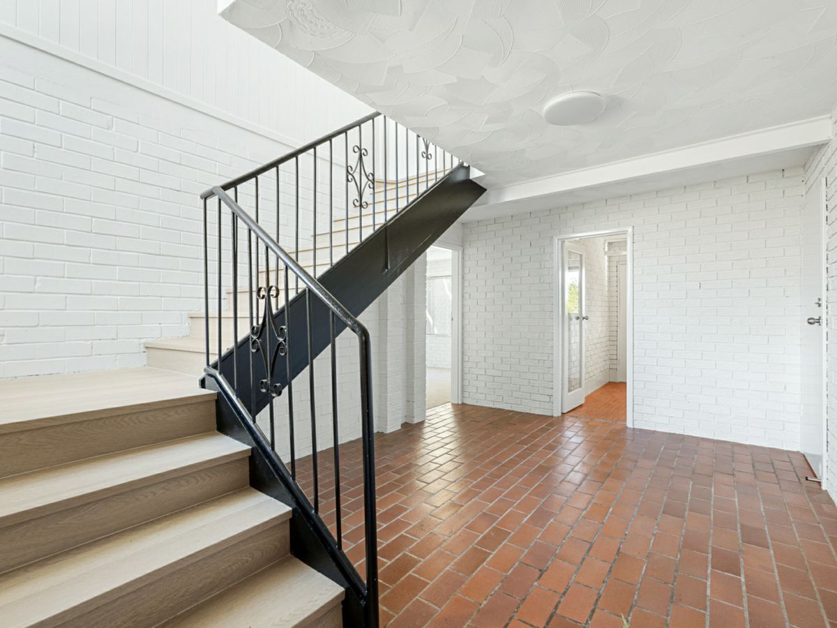 12 Edward Road, Batehaven - image 3