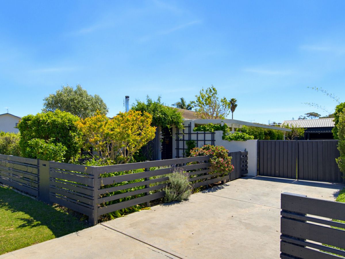 16 Belbowrie Parade, Maloneys Beach - image 2
