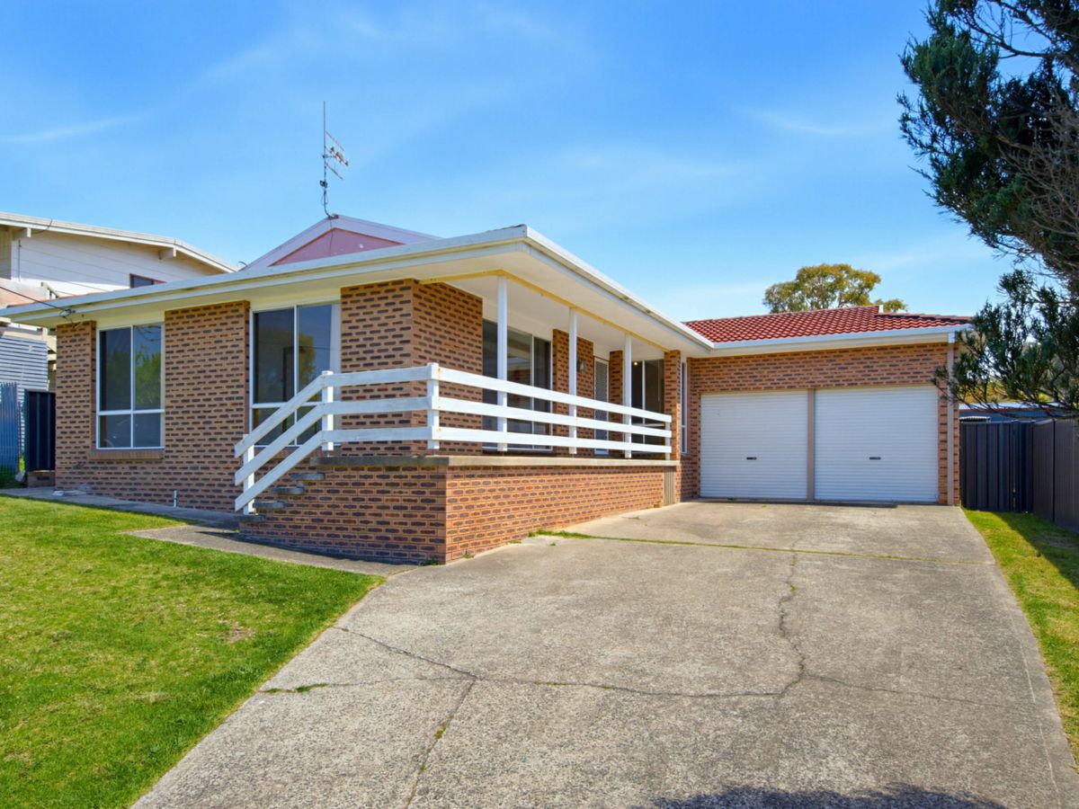 33 Pacific Road, Surf Beach - image 1