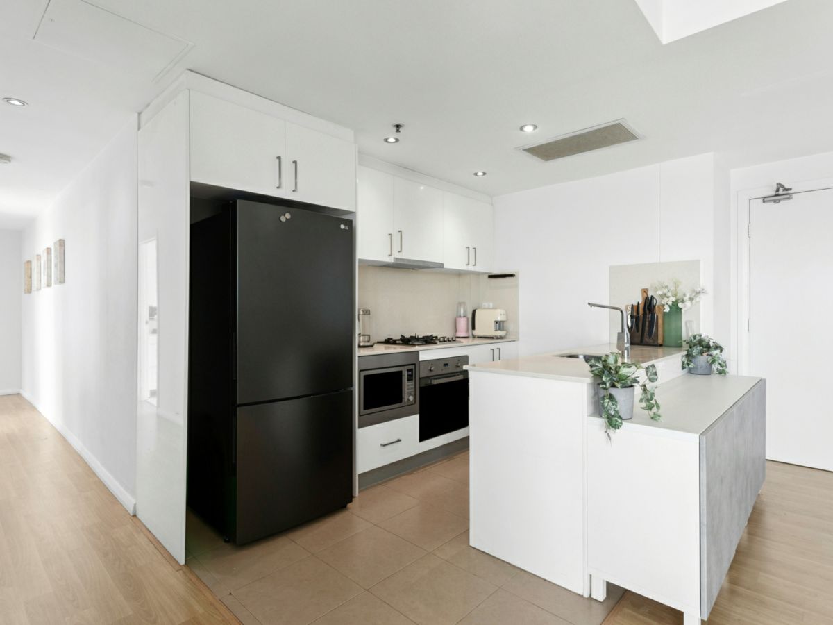 186/1 Railway Parade, Burwood - image 2