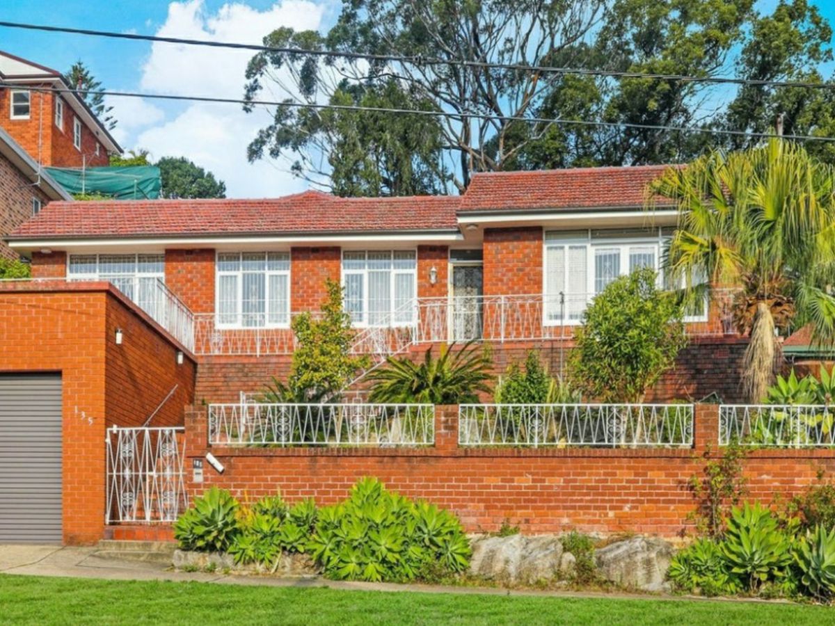135 Slade Road, BARDWELL PARK