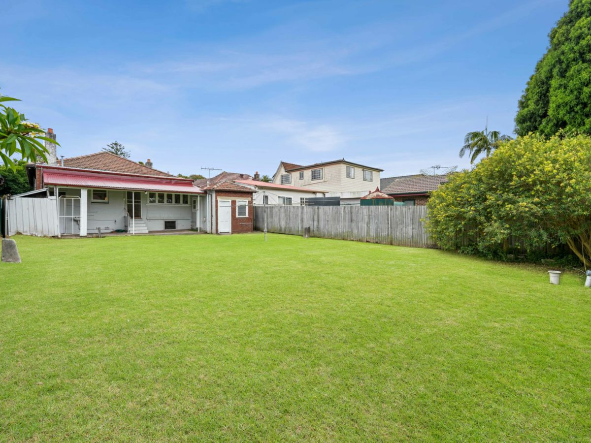 22 Weldon Street, Burwood - image 2