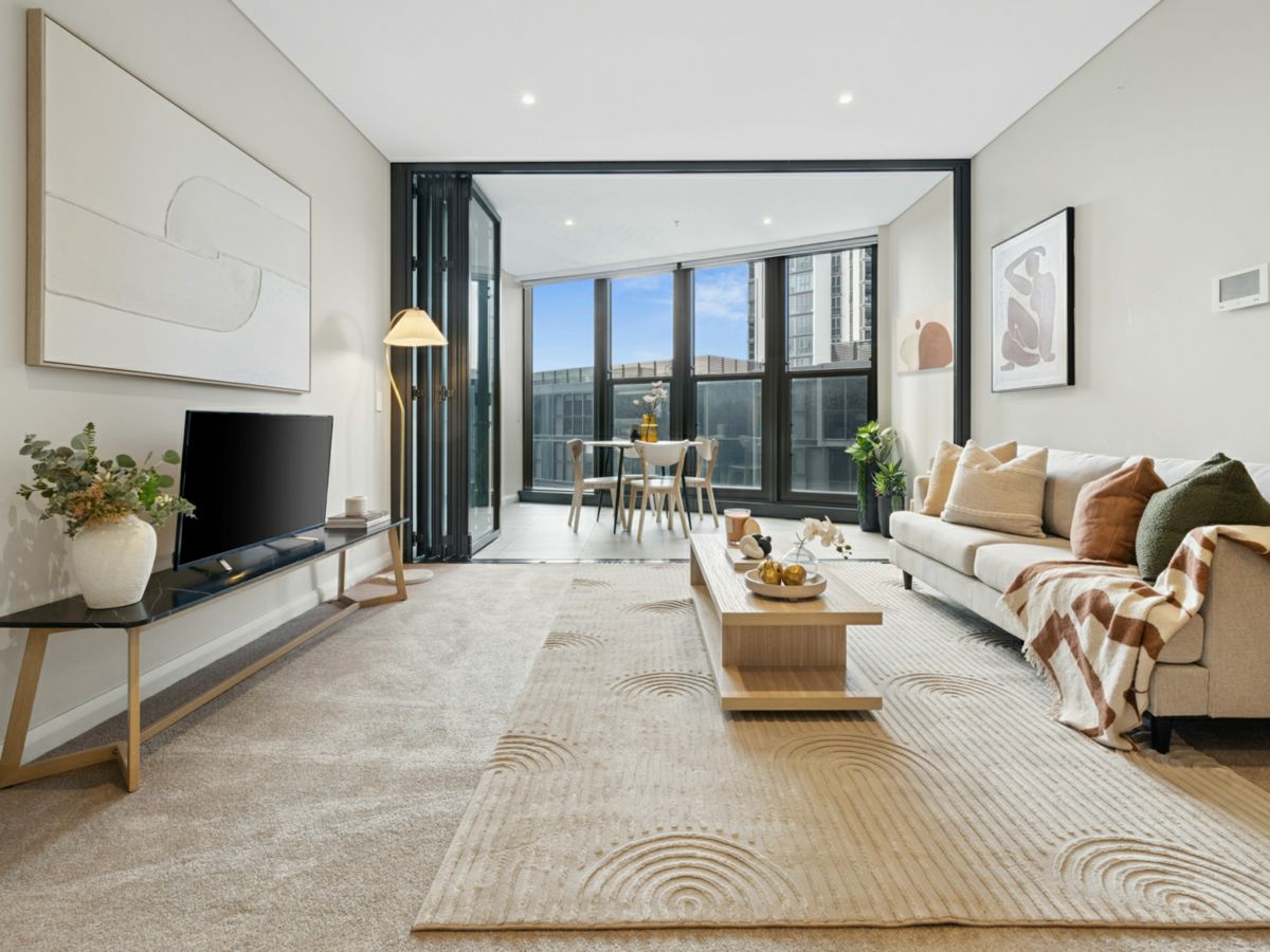 809/2 Waterways Street, Wentworth Point - image 1