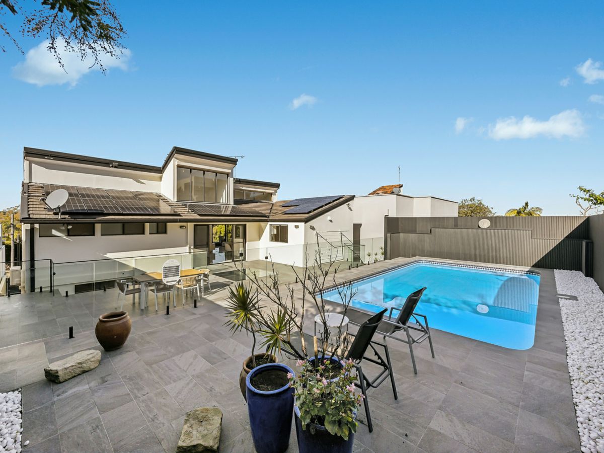 13 Tutt Crescent, Chiswick - image 3