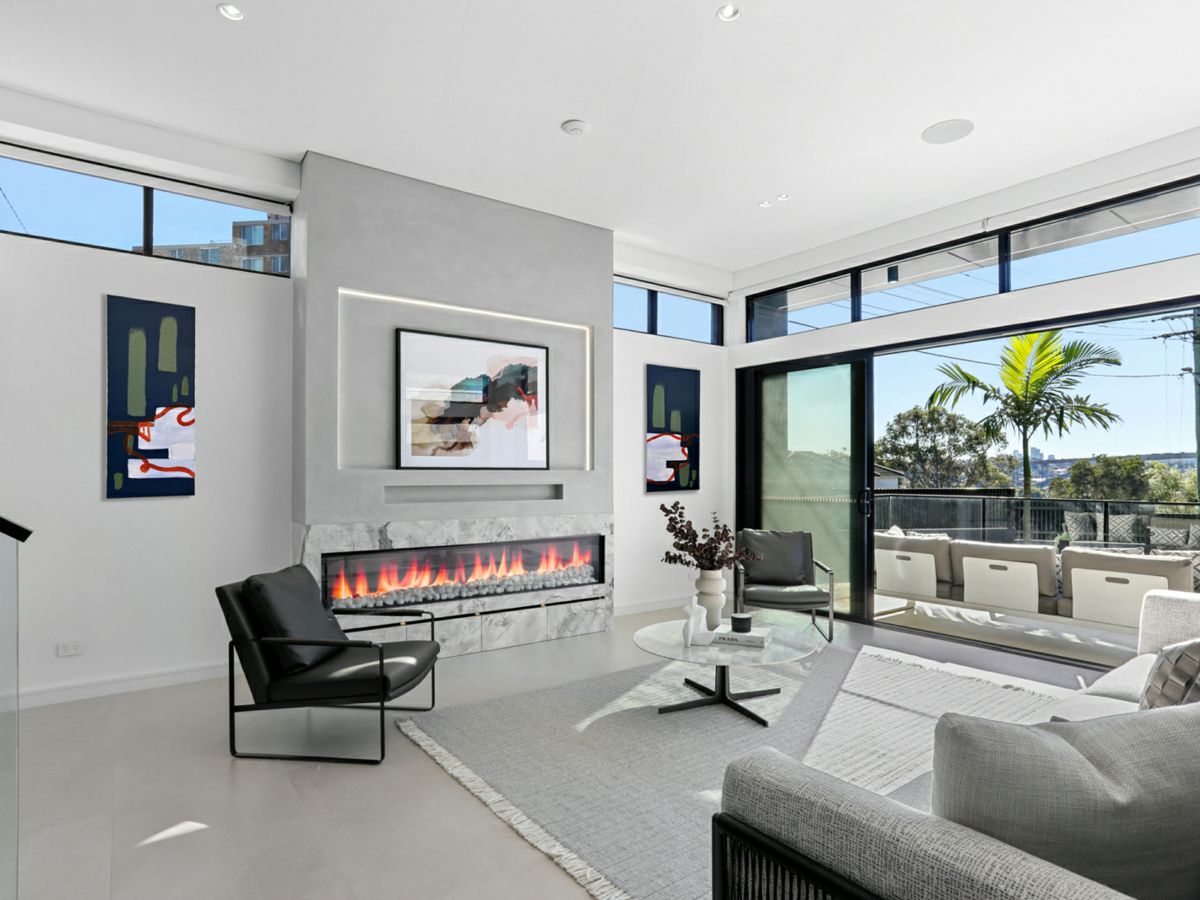 2 Hezlet Street, Chiswick - image 2