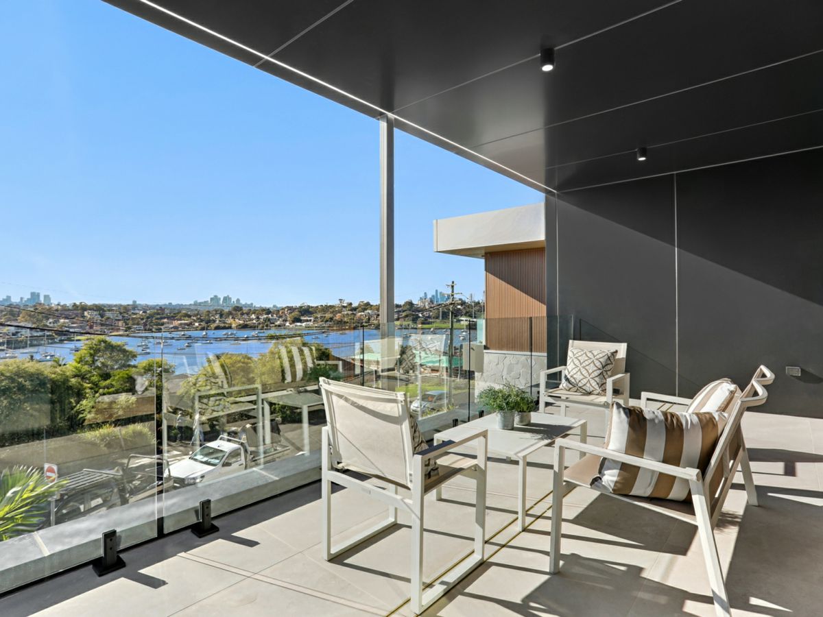 2 Hezlet Street, Chiswick - image 3