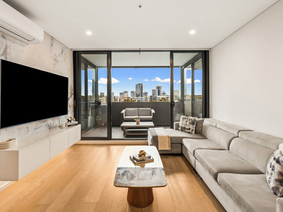 12131/19 Amalfi Drive, Wentworth Point - image 2