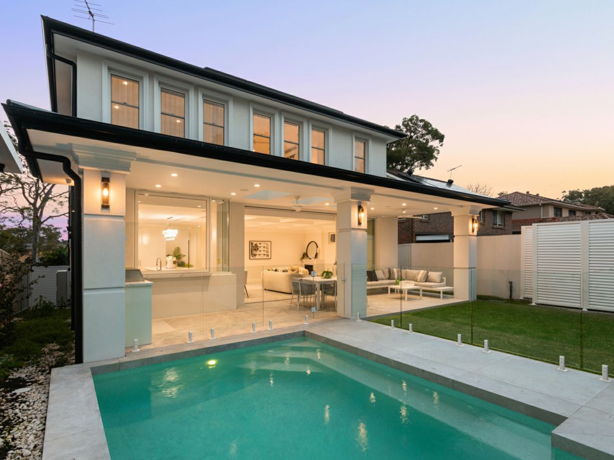 21 Russell Street, Oatley - image 2