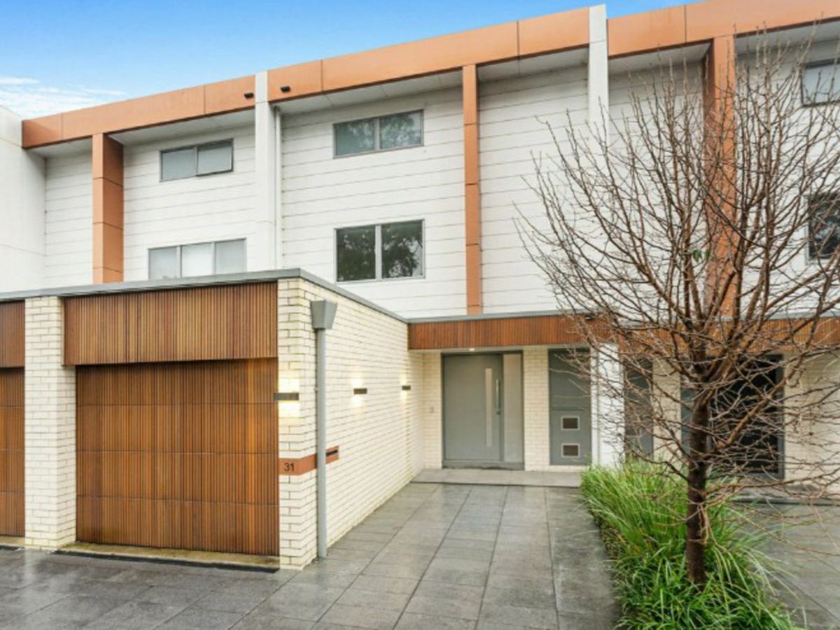 31 Fairway Circuit, Strathfield - image 1
