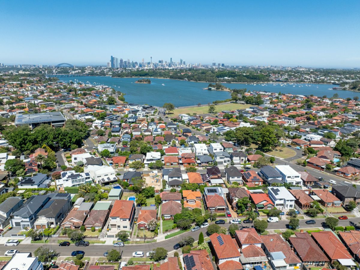 16 Lamrock Avenue, Russell Lea - image 3