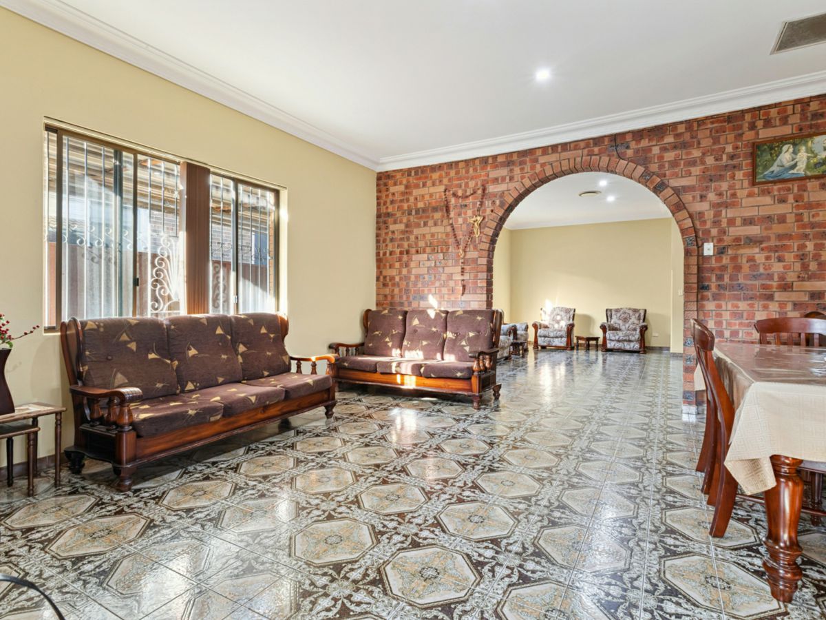 20 Lloyd George Avenue, Concord - image 3