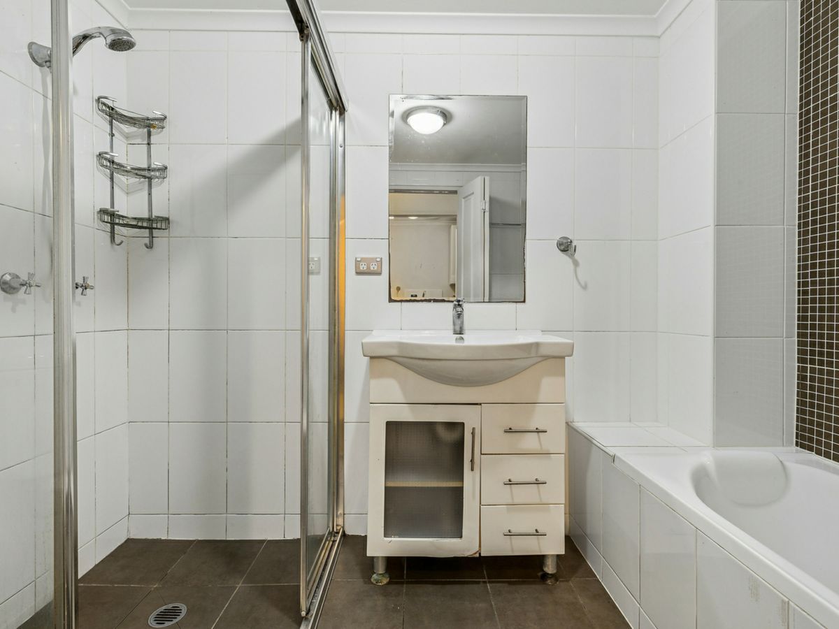 2/10 Crane Street, Homebush - image 2