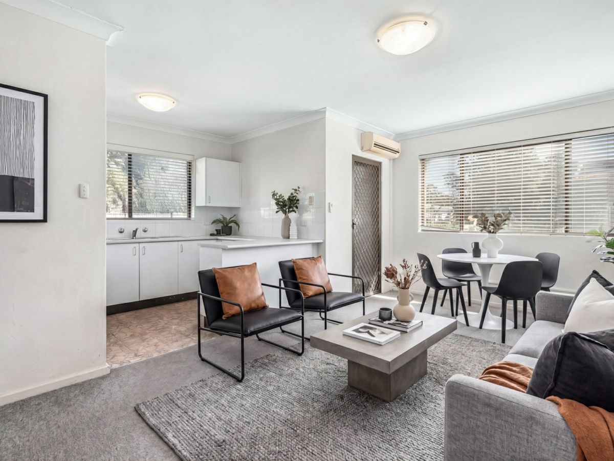 2/8 Macquarie Avenue, Penrith - image 2