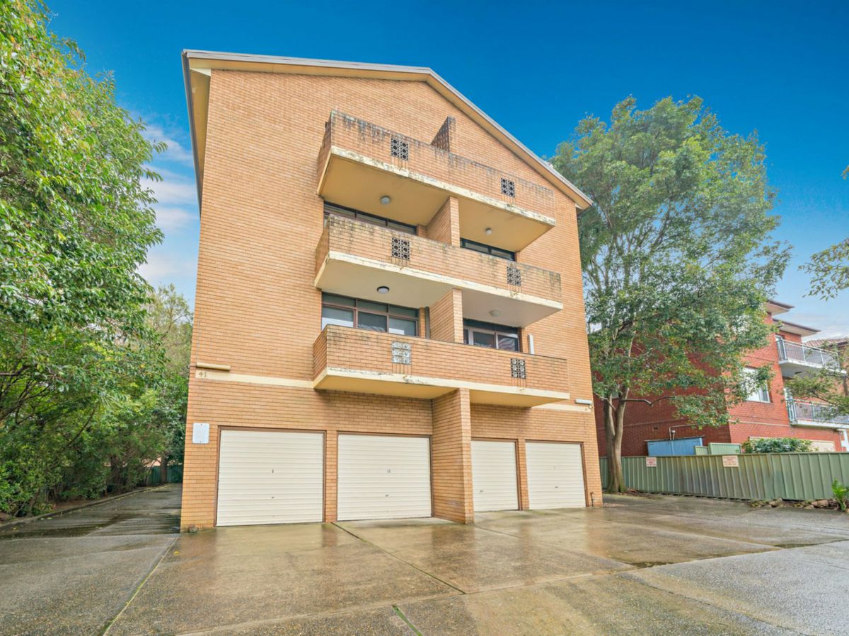 8/41 Henley Road, Homebush West - image 1
