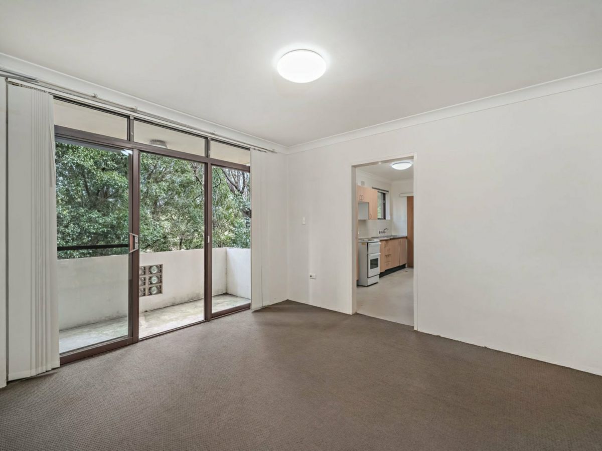 8/41 Henley Road, Homebush West - image 2