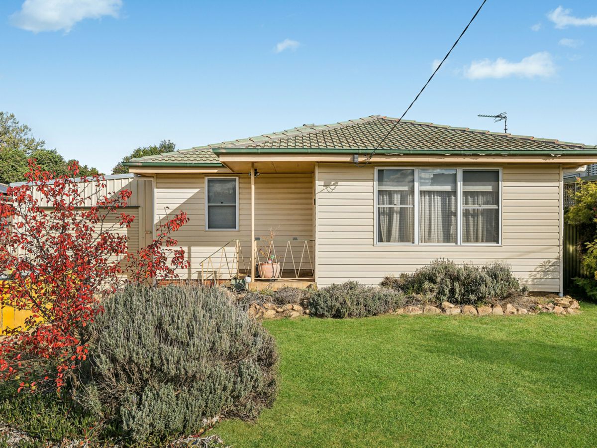 56 Ashmont Avenue, Ashmont - image 1