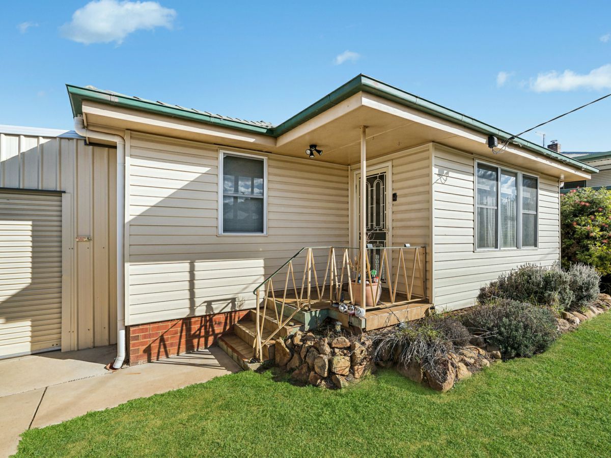 56 Ashmont Avenue, Ashmont - image 2
