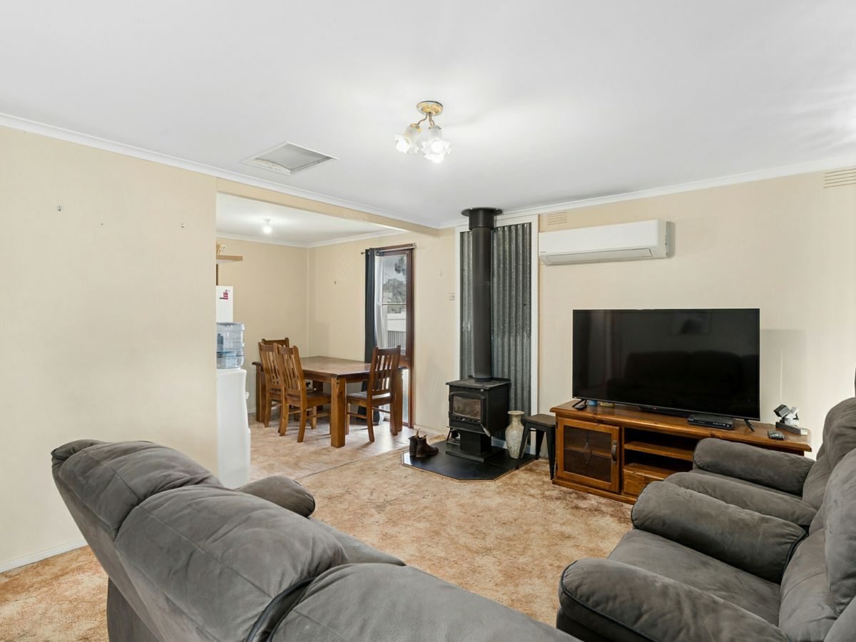 36 McAlister Street, Darlington Point - image 3